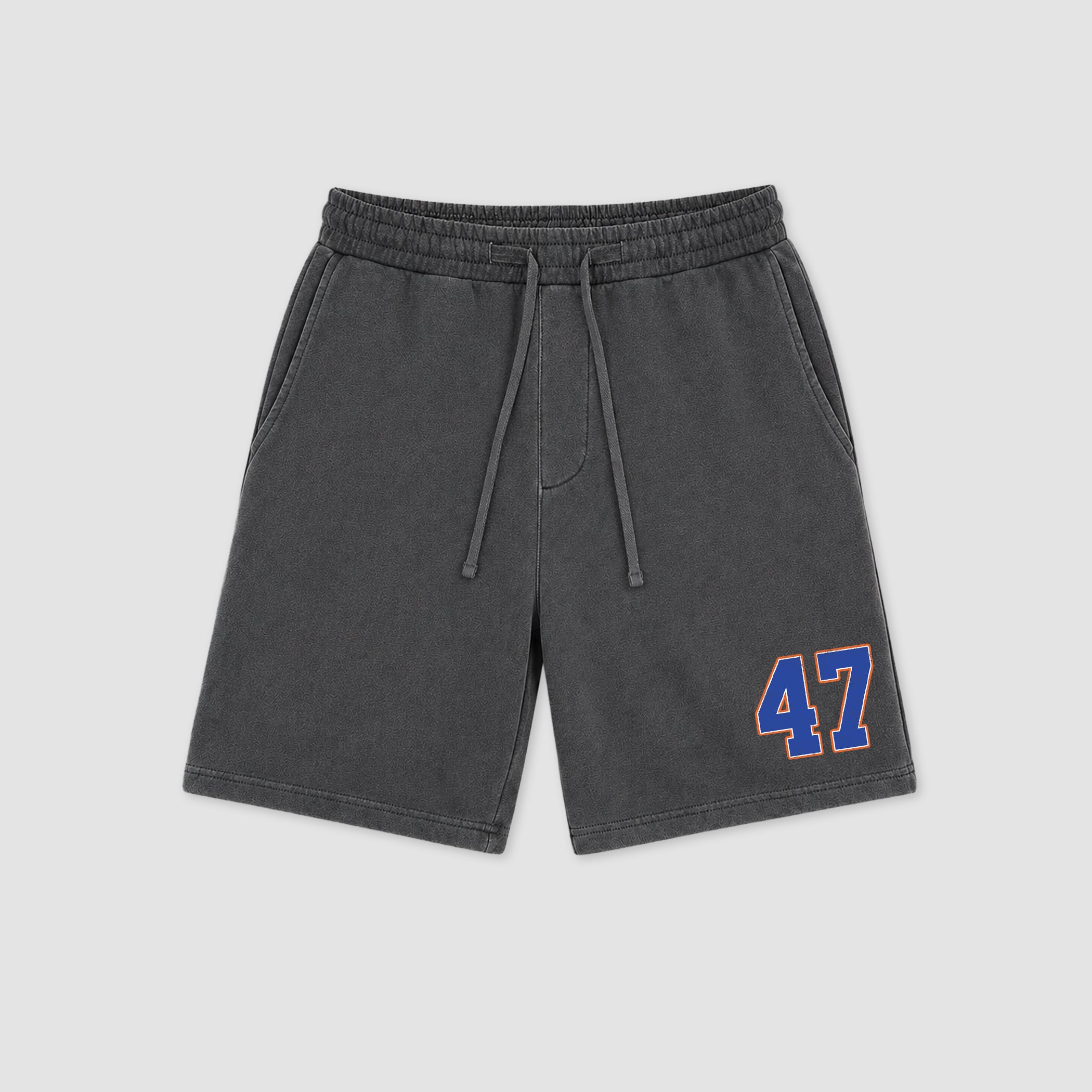 The 47 graphic fleece shorts deliver a relaxed streetwear look with premium fleece comfort and bold graphic details, designed to match the Air Jordan 3 Knicks and complete your sneaker rotation.