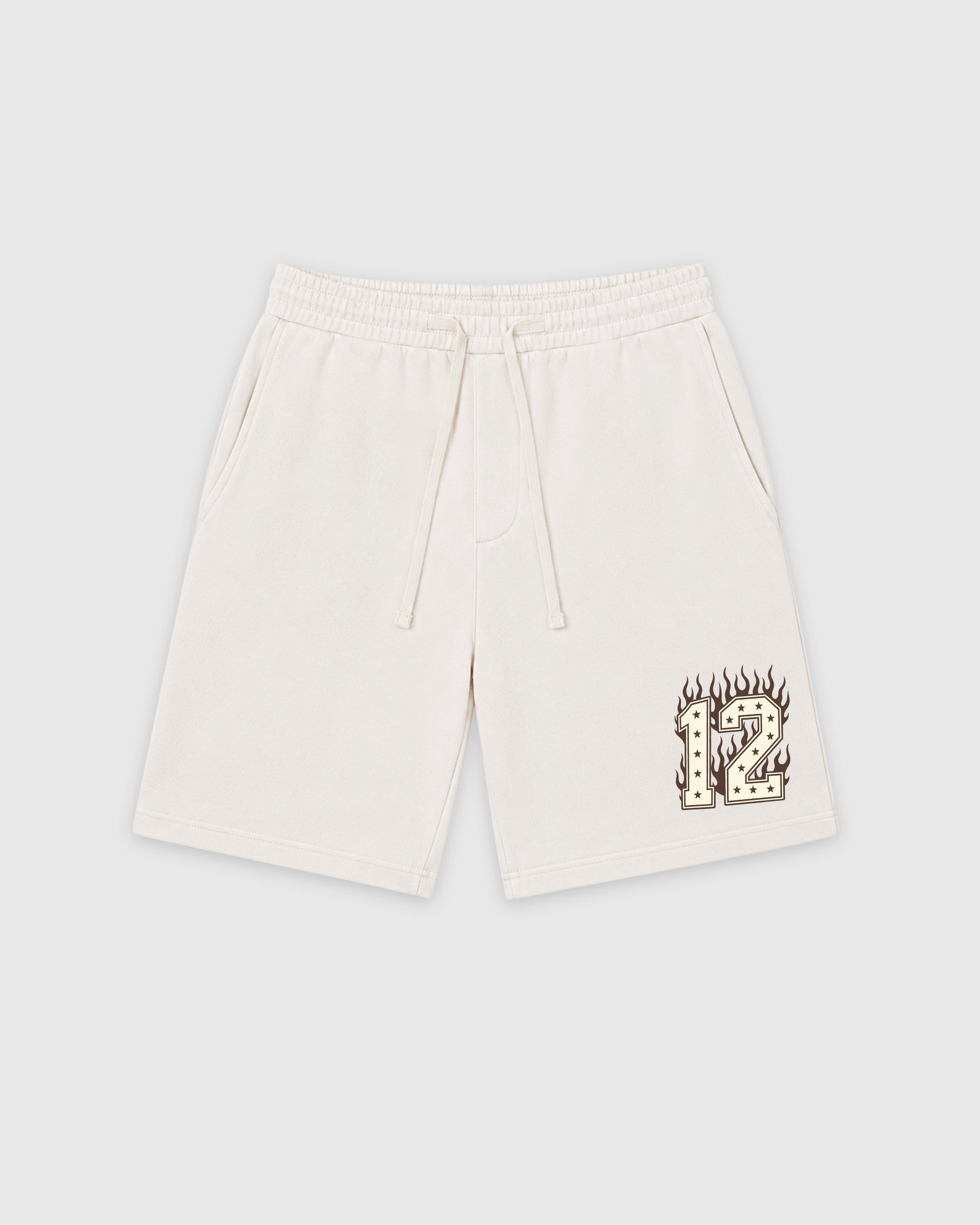 The Blaze Varsity graphic fleece shorts deliver a relaxed streetwear look with premium fleece comfort and bold graphic details, designed to match the Air Jordan 12 Fireside and complete your sneaker rotation.