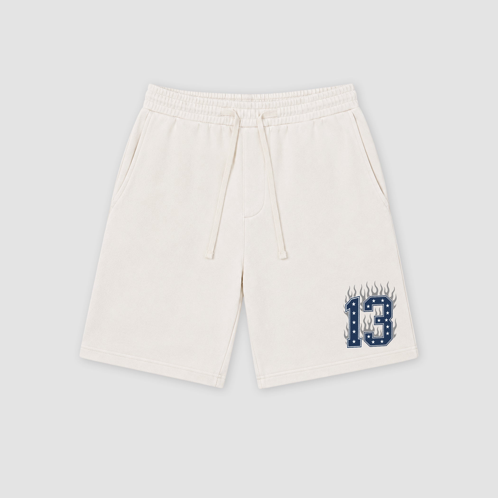 The Blaze Varsity graphic fleece shorts deliver a relaxed streetwear look with premium fleece comfort and bold graphic details, designed to match the Air Jordan 13 Flint and complete your sneaker rotation.
