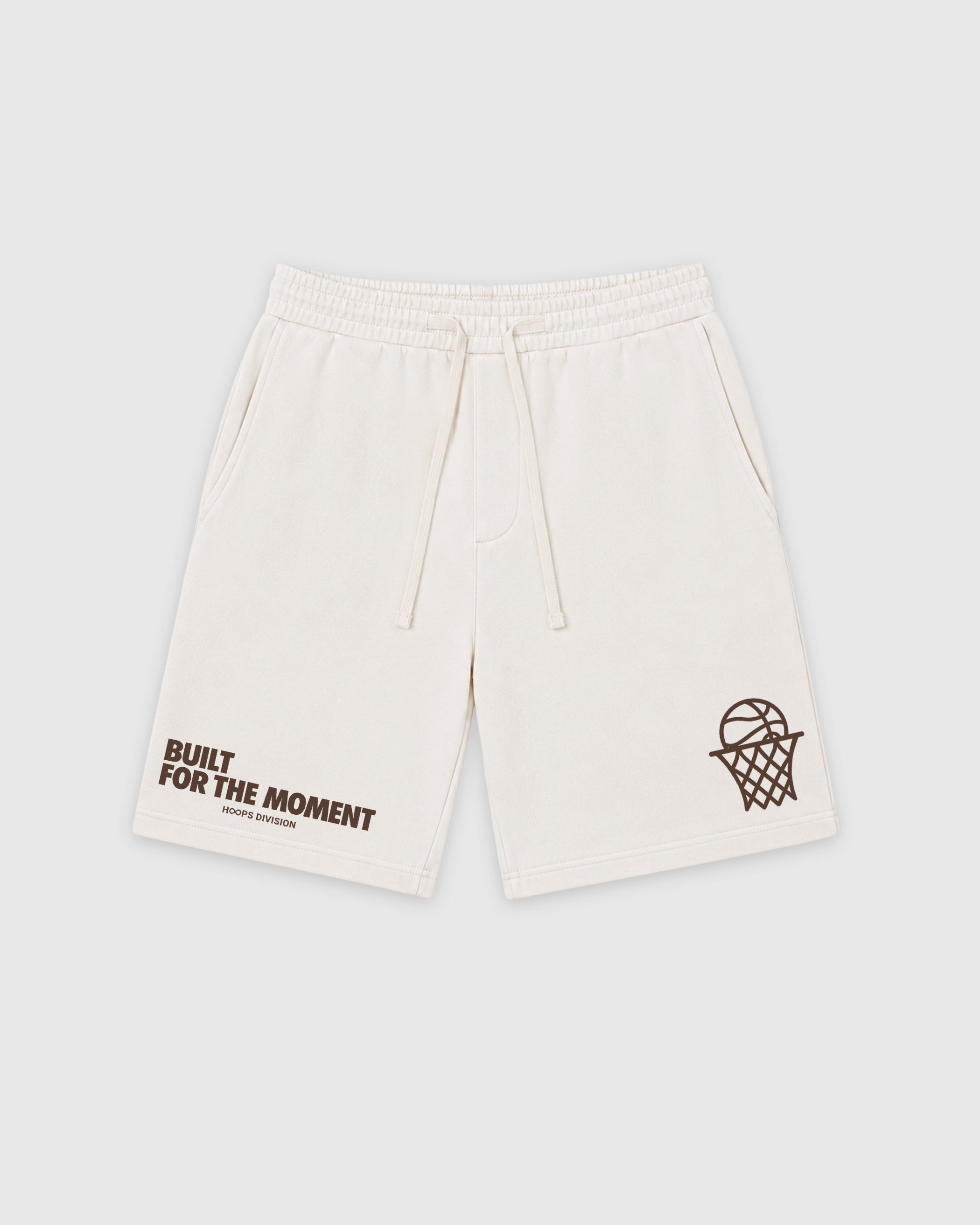 The Built For The Moment graphic fleece shorts deliver a relaxed streetwear look with premium fleece comfort and bold graphic details, designed to match the Air Jordan 12 Fireside and complete your sneaker rotation.