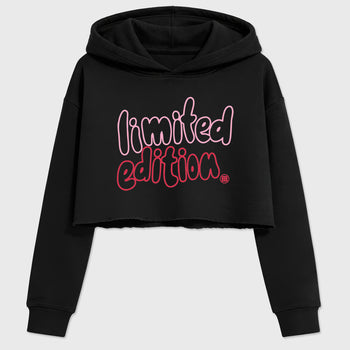 Perfect Sneakerhead Fashion Outfits – Sneaker Tees To Match Air Jordan 1 Low OG x Travis Scott Tropical Pink Shoes – Limited Edition Graphic Crop Top Black 2