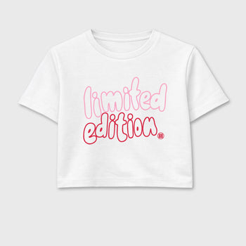 Perfect Sneakerhead Fashion Outfits – Sneaker Tees To Match Air Jordan 1 Low OG x Travis Scott Tropical Pink Shoes – Limited Edition Graphic Crop Top White 2