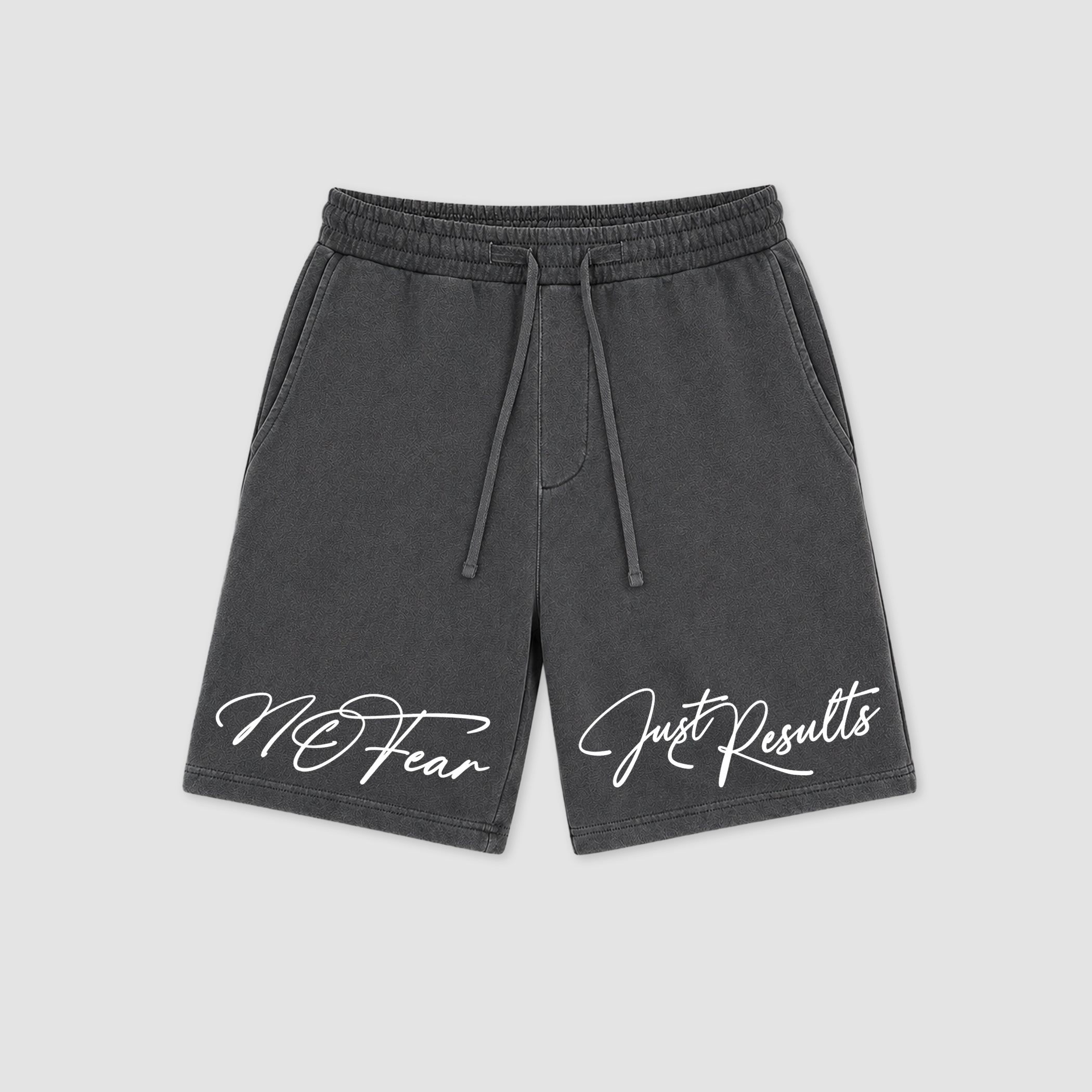 The No Fear graphic fleece shorts deliver a relaxed streetwear look with premium fleece comfort and bold graphic details, designed to match the Air Jordan 8 Chrome and complete your sneaker rotation.