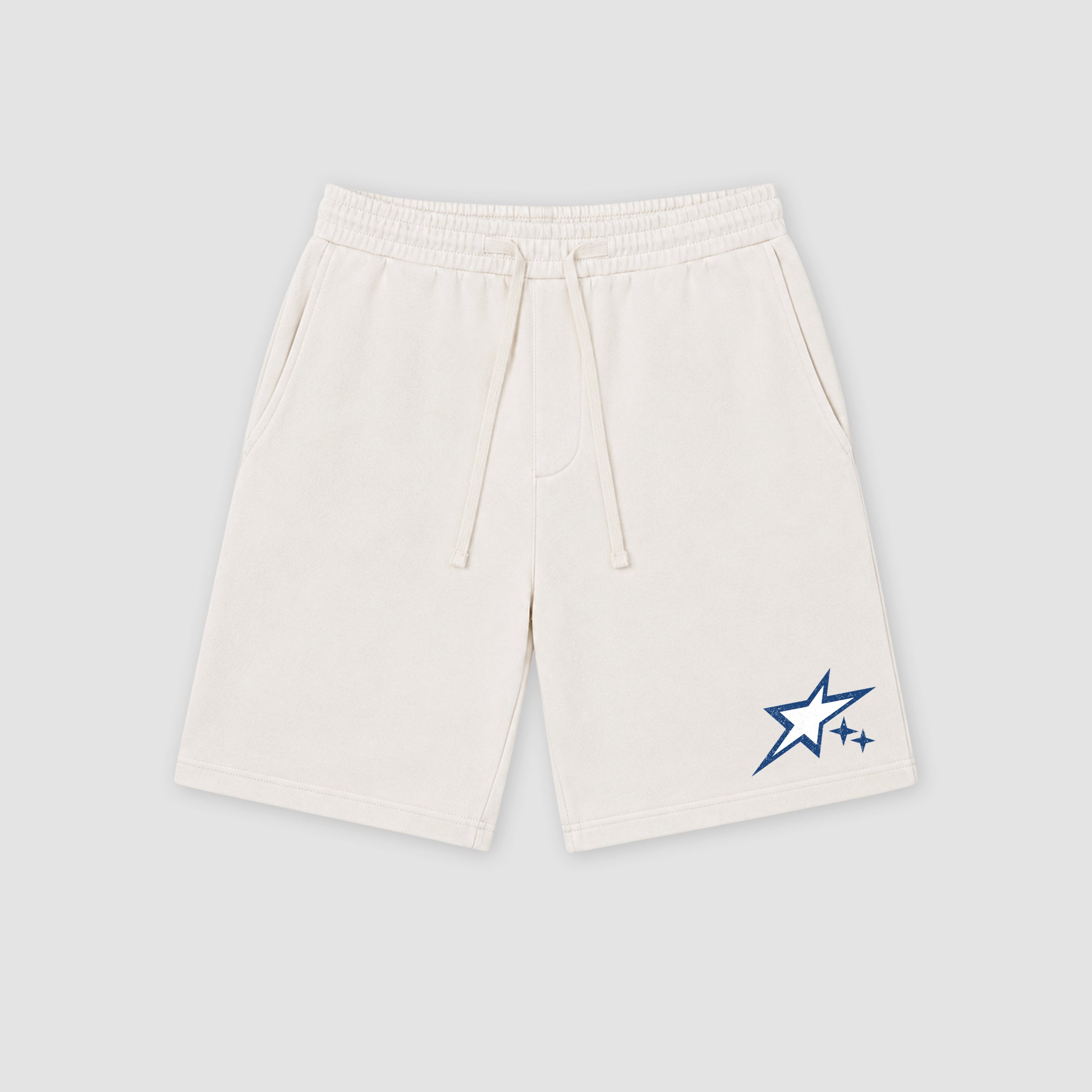 The Three Stars graphic fleece shorts deliver a relaxed streetwear look with premium fleece comfort and bold graphic details, designed to match the Air Jordan 3 True Blue and complete your sneaker rotation.