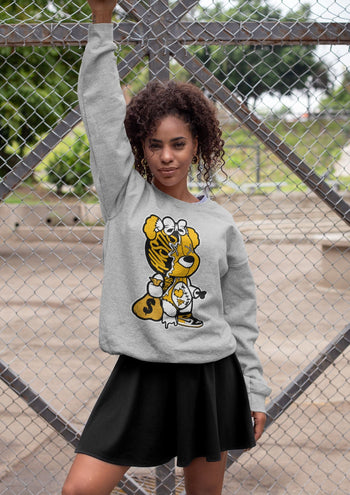 Jordan 1 Yellow Toe unique Halloween sneaker tee Stitched Hustle Bear Sneaker Tees Jordan 1 Yellow Toe Sneaker Release Tees Unisex Shirts